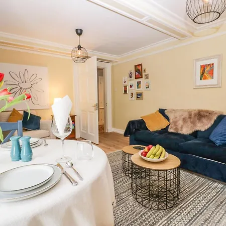 1 Tower House * グレンジ・オーバー・サンズ