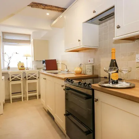 Apartment 1 Tower House *