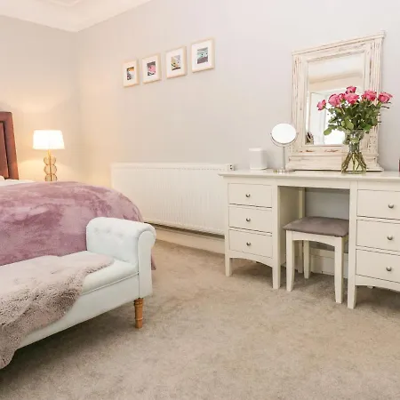 1 Tower House グレンジ・オーバー・サンズ