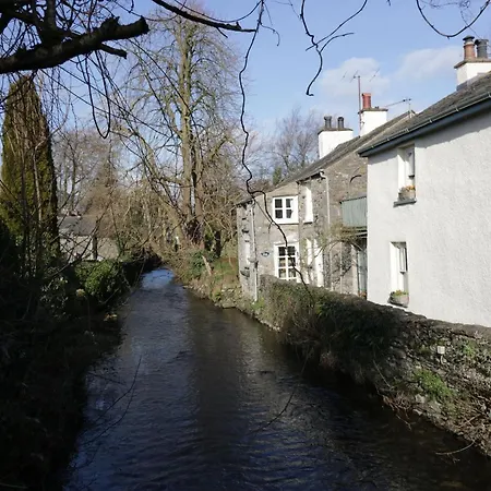 アパート 1 Tower House *